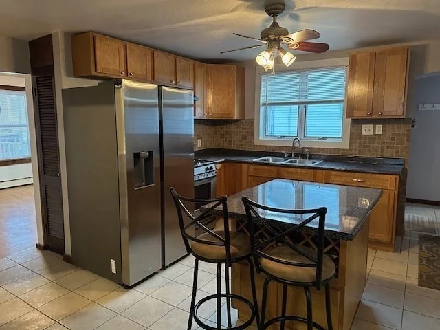 3 bed, 1 bath apartment for rent at 34 Perkins St Unit 1, Gloucester — photo 2 of 14