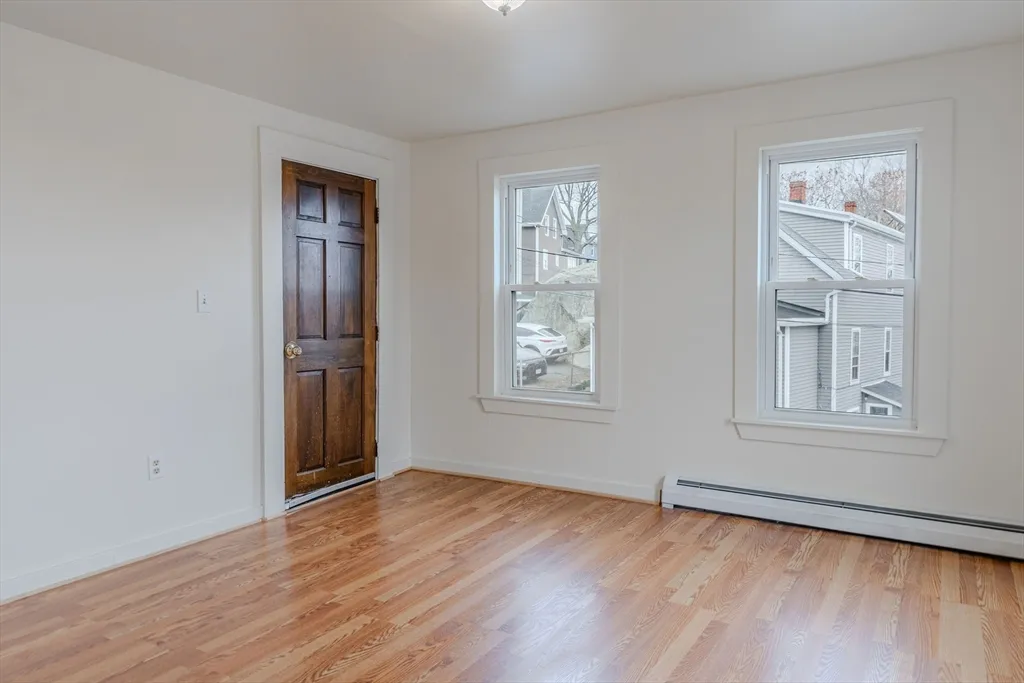 2 bed, 1 bath apartment for rent at 34 Perkins St Unit 2, Gloucester — photo 3 of 19