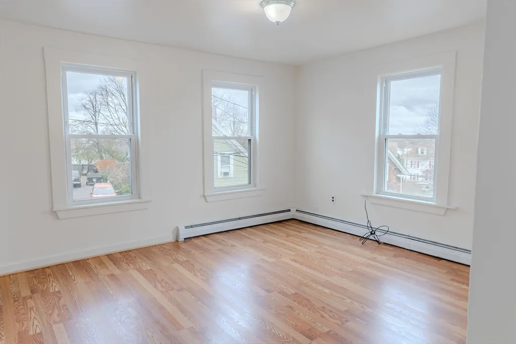 2 bed, 1 bath apartment for rent at 34 Perkins St Unit 2, Gloucester — photo 5 of 19