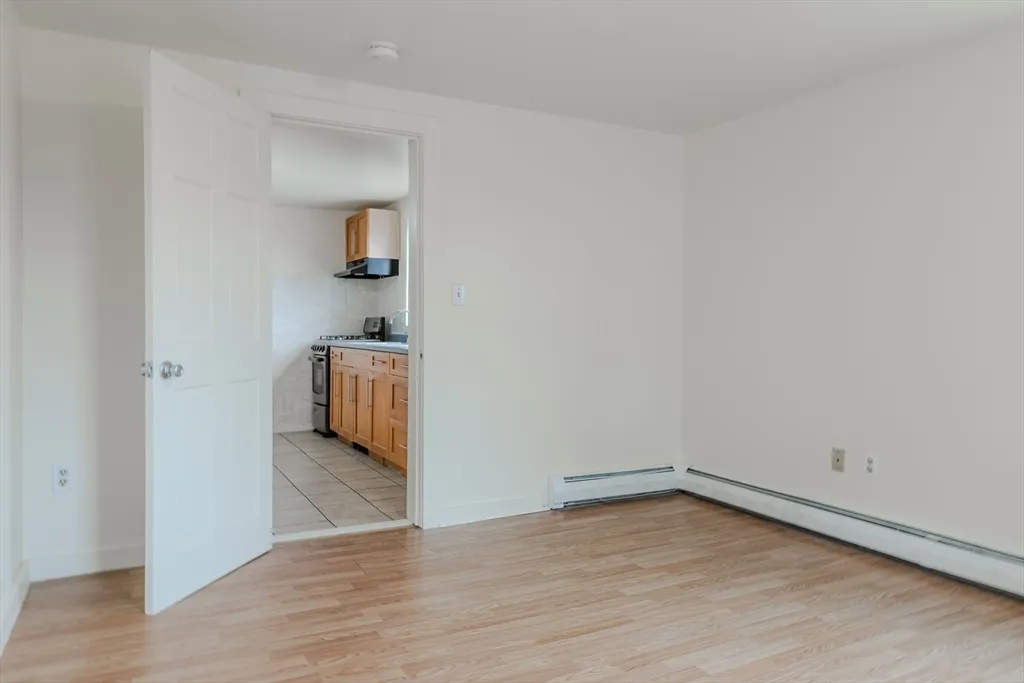 2 bed, 1 bath apartment for rent at 34 Perkins St Unit 2, Gloucester — photo 9 of 19