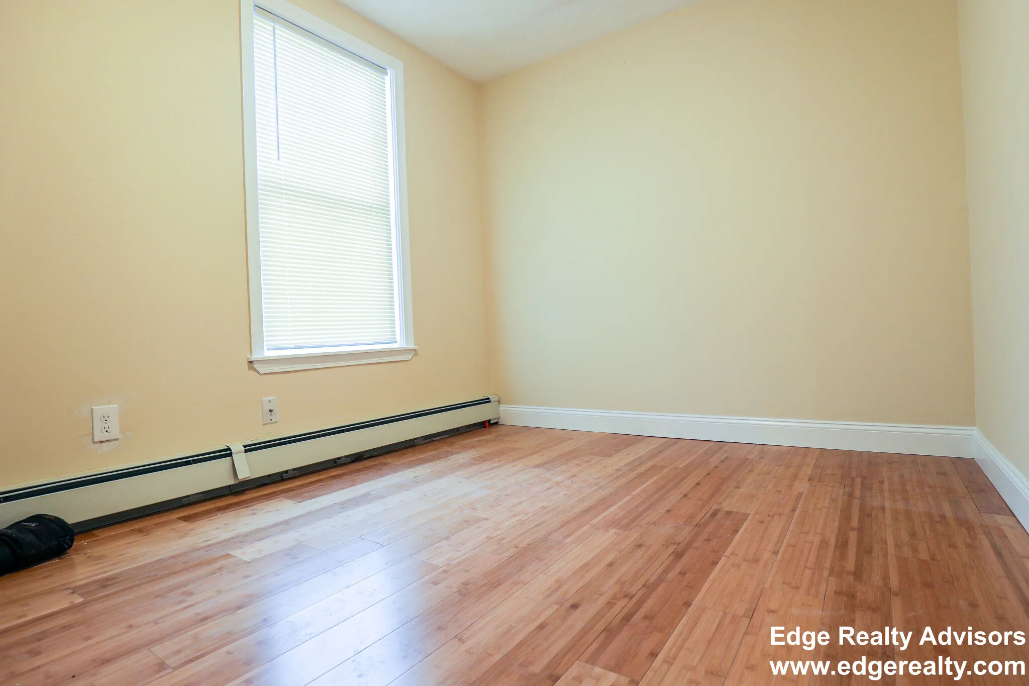 3 bed, 1 bath apartment for rent at 34 Pratt St Unit 1, Allston — photo 9 of 9