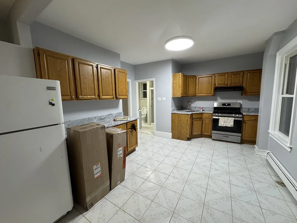 2 bed, 1 bath apartment for rent at 34 Prospect St Unit 1, Quincy — photo 1 of 6