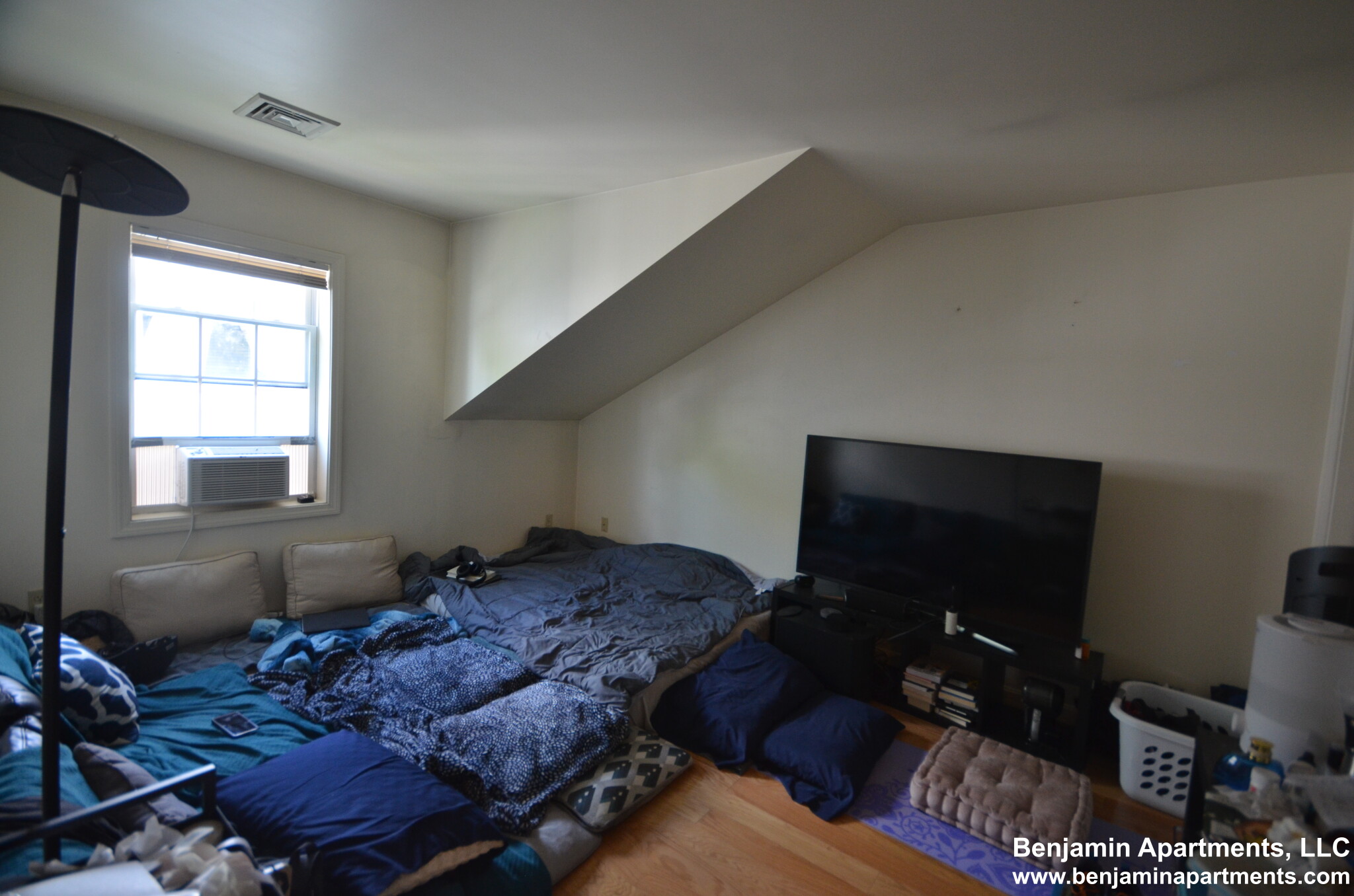 5 bed, 2.5 bath apartment for rent at 34 Raymond St Unit 34B, Lower Allston — photo 13 of 41