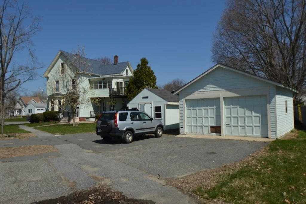 3 bed, 1 bath apartment for rent at 34 Riverside Ave Unit 2, Haverhill — photo 2 of 19