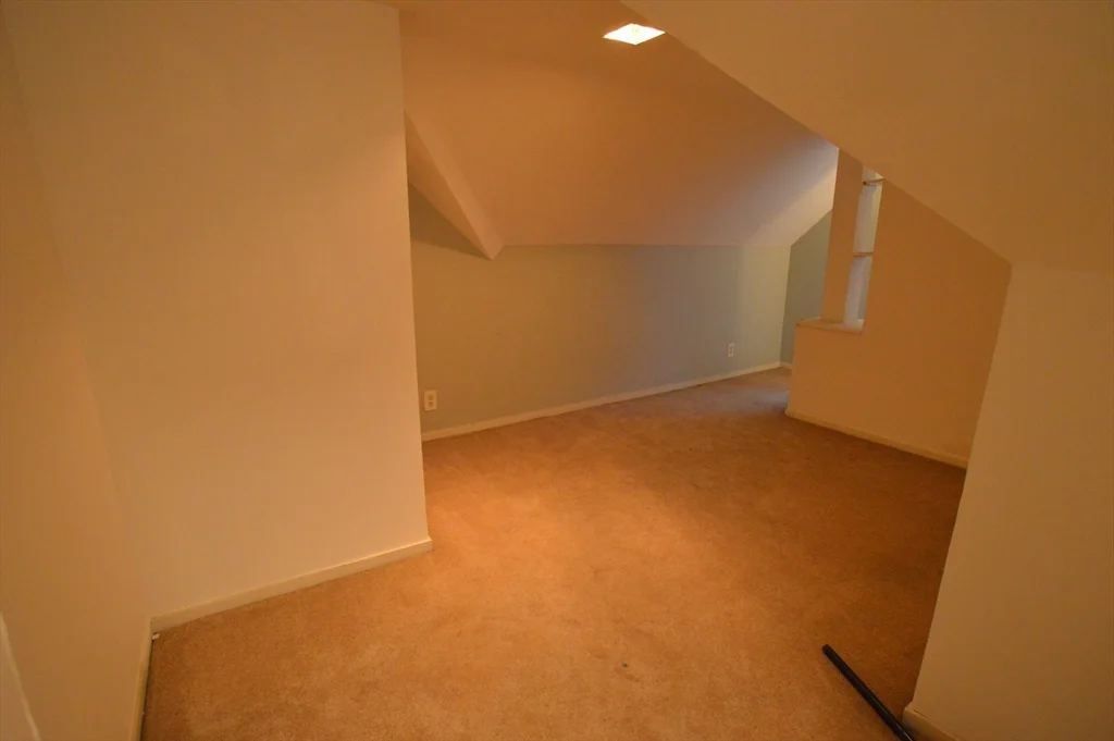 3 bed, 1 bath apartment for rent at 34 Riverside Ave Unit 2, Haverhill — photo 17 of 19
