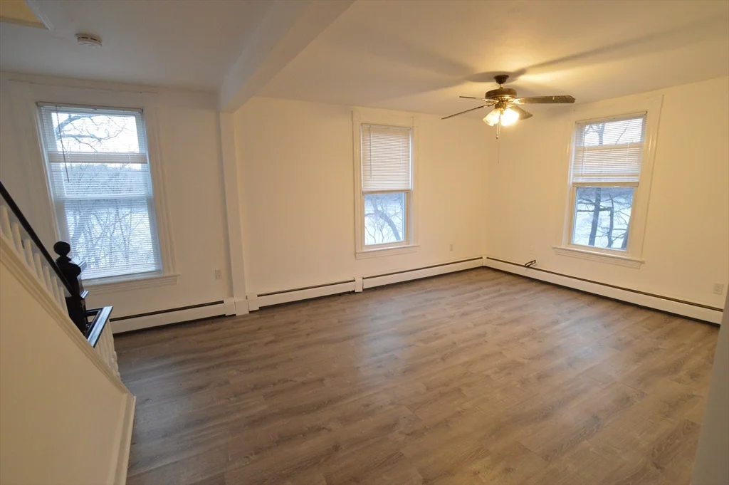 3 bed, 1 bath apartment for rent at 34 Riverside Ave Unit 2, Haverhill — photo 8 of 19