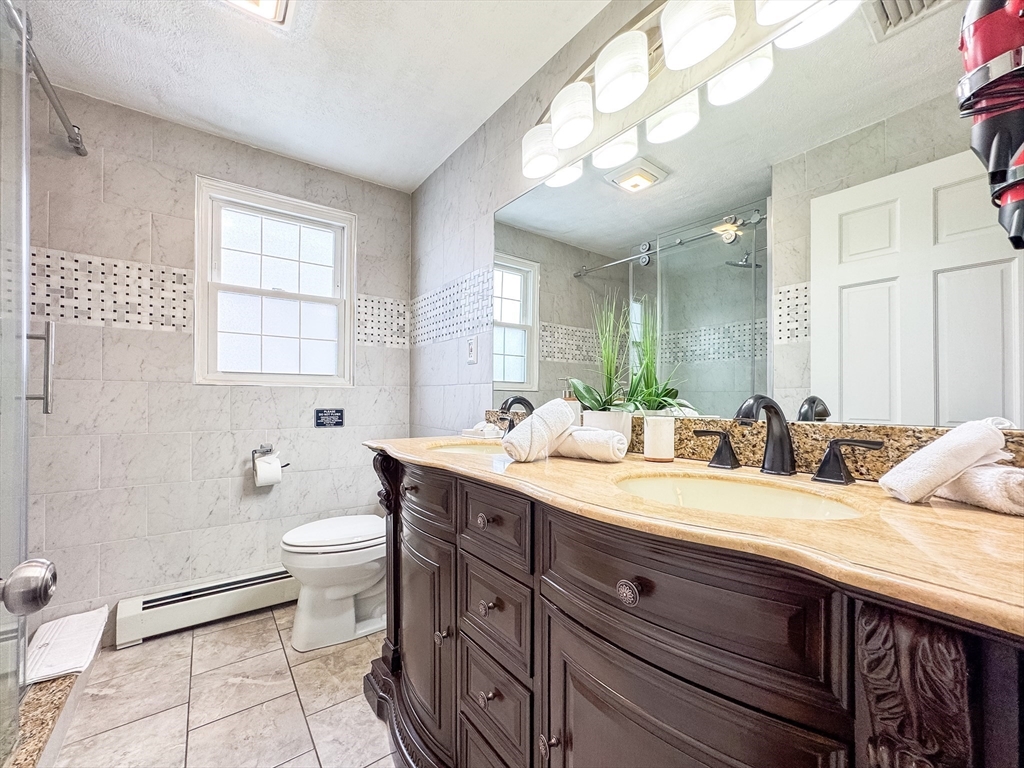 3 bed, 1 bath apartment for rent at 34 Rumney Rd Unit 1, Revere — photo 6 of 14