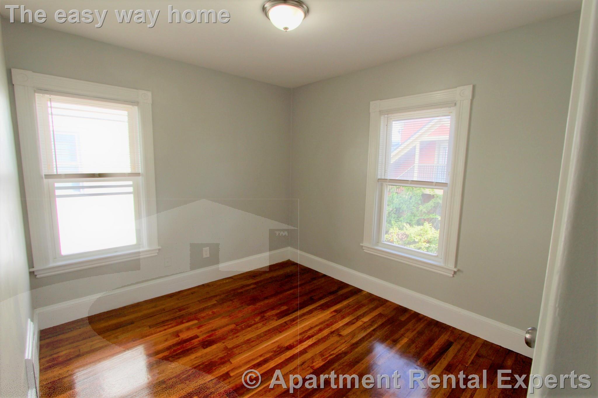 4 bed, 2 bath apartment for rent at 34 Russell St Unit 3, Malden Center — photo 6 of 9