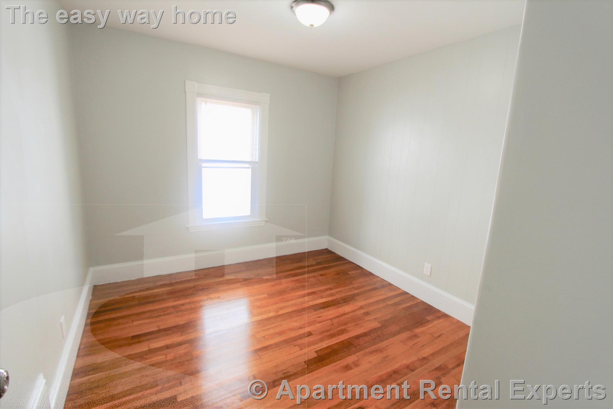 4 bed, 2 bath apartment for rent at 34 Russell St Unit 3, Malden Center — photo 5 of 9