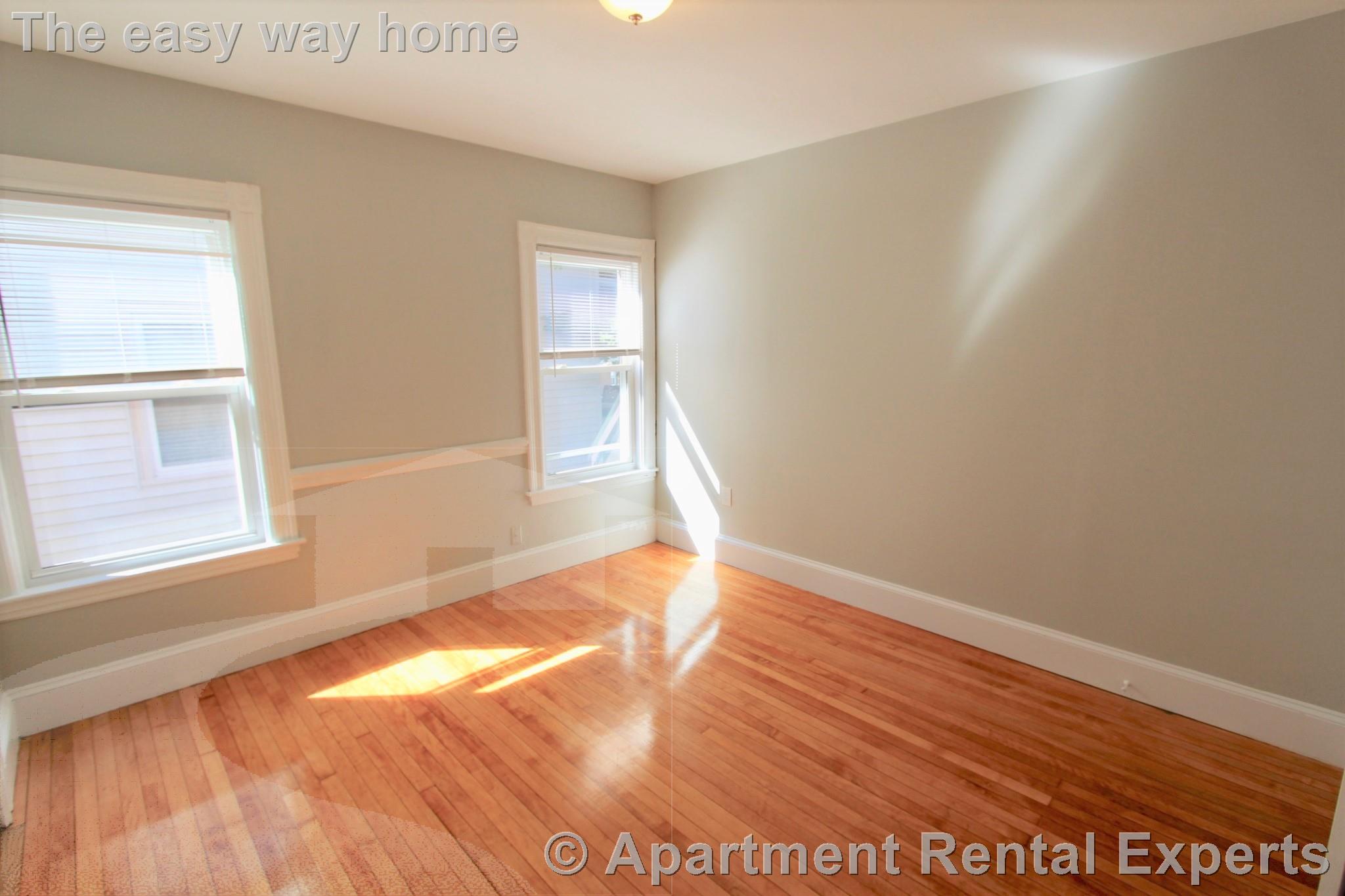 4 bed, 2 bath apartment for rent at 34 Russell St Unit 3, Malden Center — photo 3 of 9