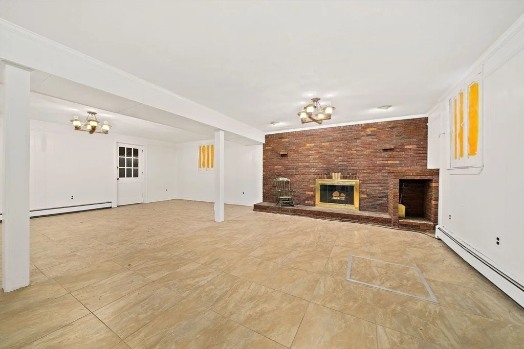 5 bed, 2 bath apartment for rent at 34 Saddle Club, Lexington — photo 20 of 26