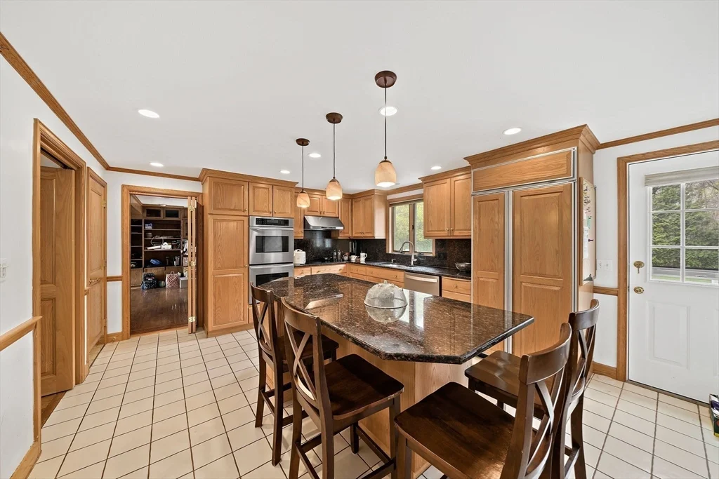 5 bed, 2 bath apartment for rent at 34 Saddle Club, Lexington — photo 10 of 26