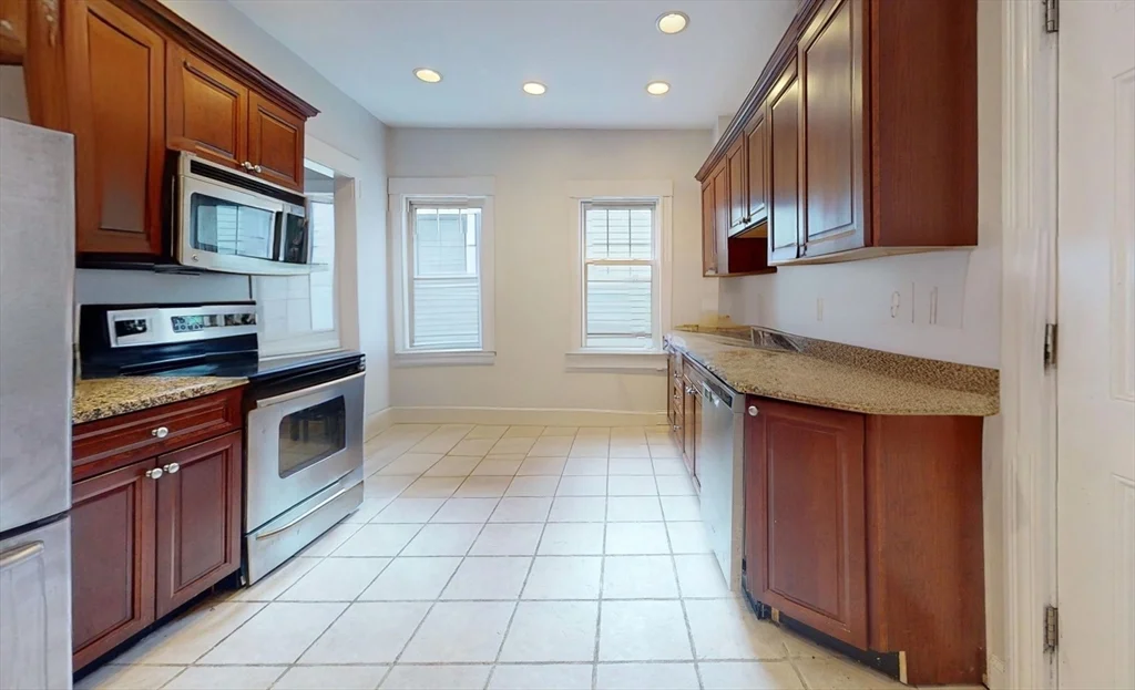 3 bed, 1 bath apartment for rent at 34 Saranac Unit 2, Dorchester — photo 2 of 18