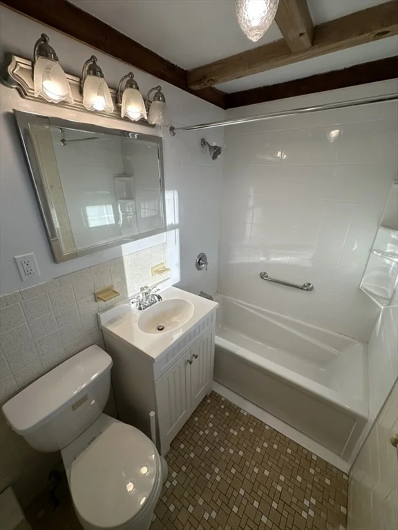 1 bed, 1 bath apartment for rent at 34 Saunders St Unit 1, North Weymouth — photo 12 of 19