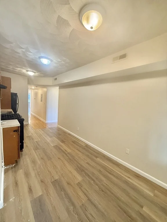3 bed, 1 bath apartment for rent at 34 School St Unit 2, Everett — photo 17 of 19