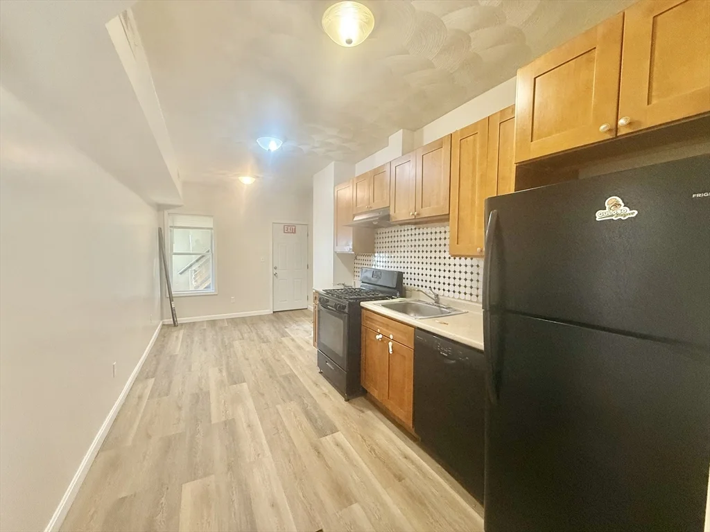 3 bed, 1 bath apartment for rent at 34 School St Unit 2, Everett — photo 13 of 19