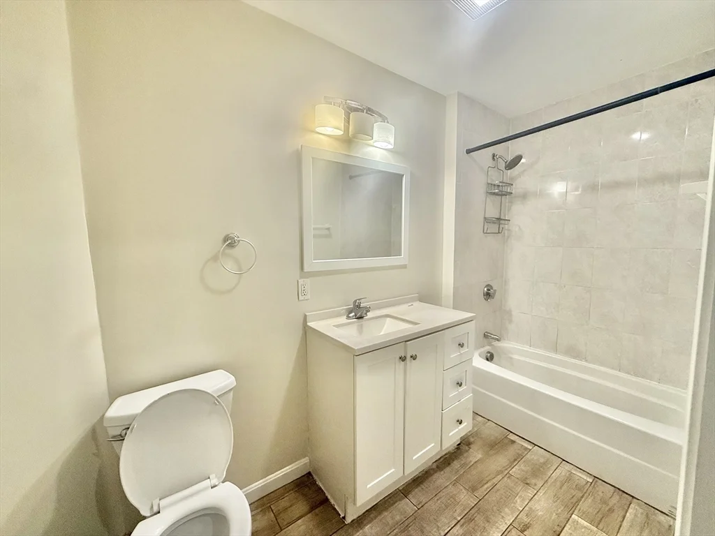 3 bed, 1 bath apartment for rent at 34 School St Unit 2, Everett — photo 12 of 19
