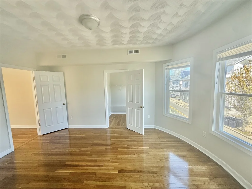 3 bed, 1 bath apartment for rent at 34 School St Unit 2, Everett — photo 5 of 19