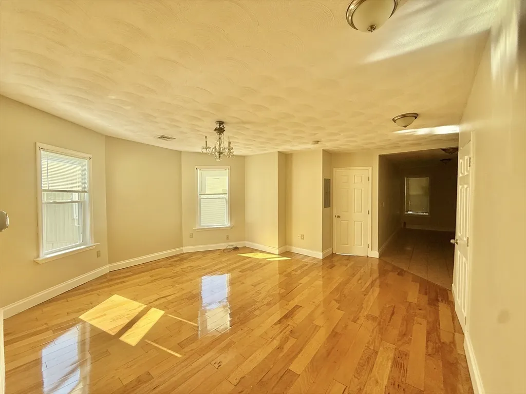 3 bed, 1 bath apartment for rent at 34 School St Unit 3, Everett — photo 2 of 15