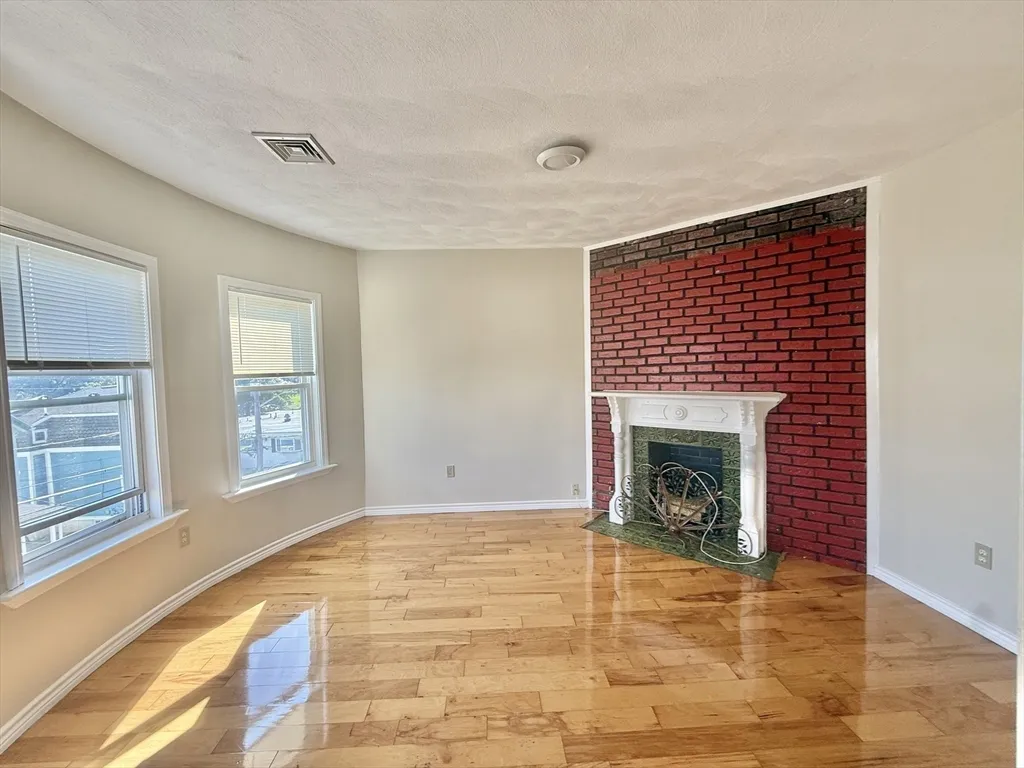 3 bed, 1 bath apartment for rent at 34 School St Unit 3, Everett — photo 11 of 15