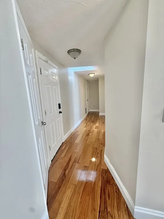 3 bed, 1 bath apartment for rent at 34 School St Unit 3, Everett — photo 5 of 15