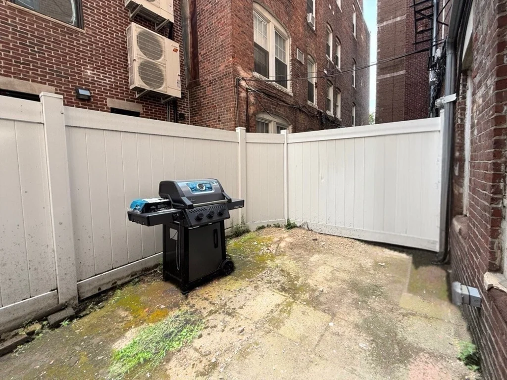 1 bed, 1 bath apartment for rent at 34 Sheafe St Unit 1, North End — photo 6 of 22