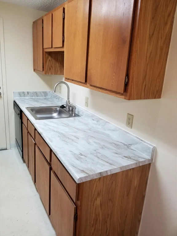 1 bed, 1 bath apartment for rent at 34 Silver Hill Unit 7, Natick — photo 3 of 13