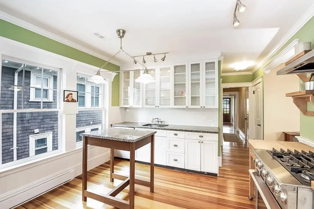 3 bed, 2 bath apartment for rent at 34 South Munroe Ter Unit 2, Dorchester — photo 5 of 15