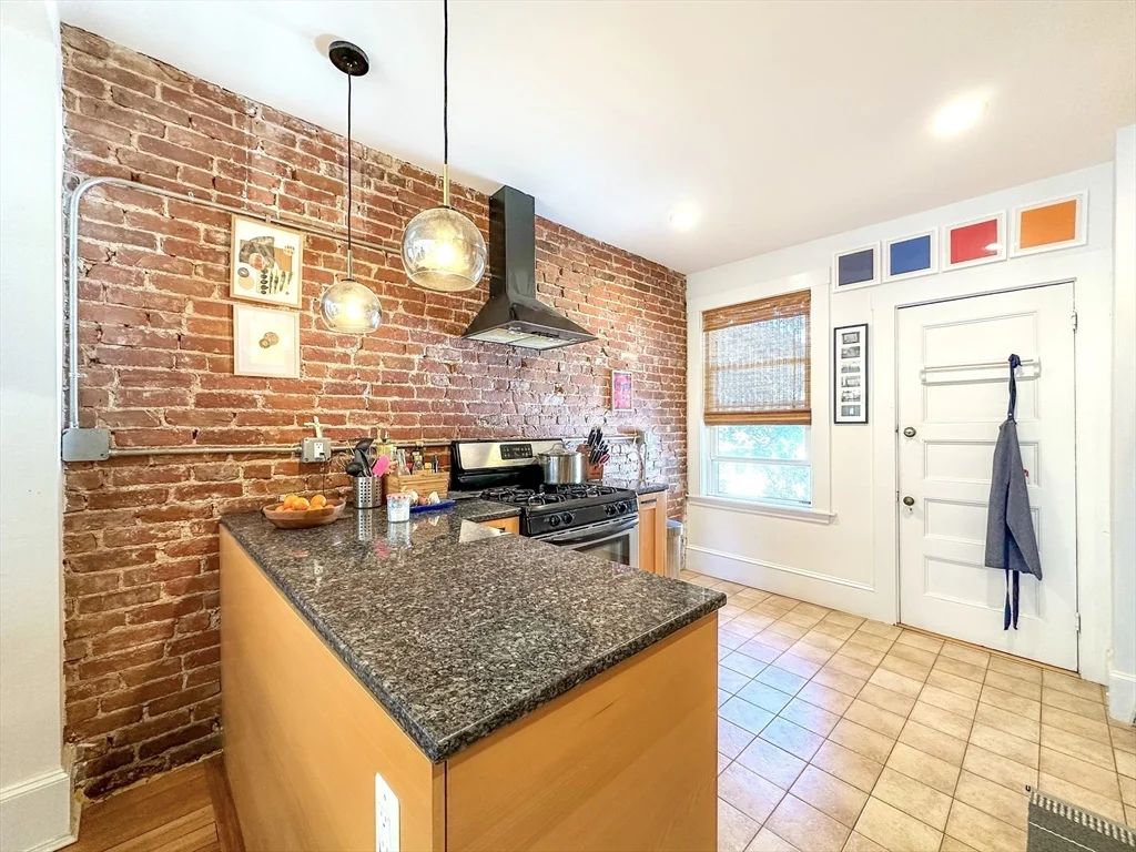 3 bed, 2 bath apartment for rent at 34 Stanton Rd Unit 3, Coolidge Corner — photo 5 of 13