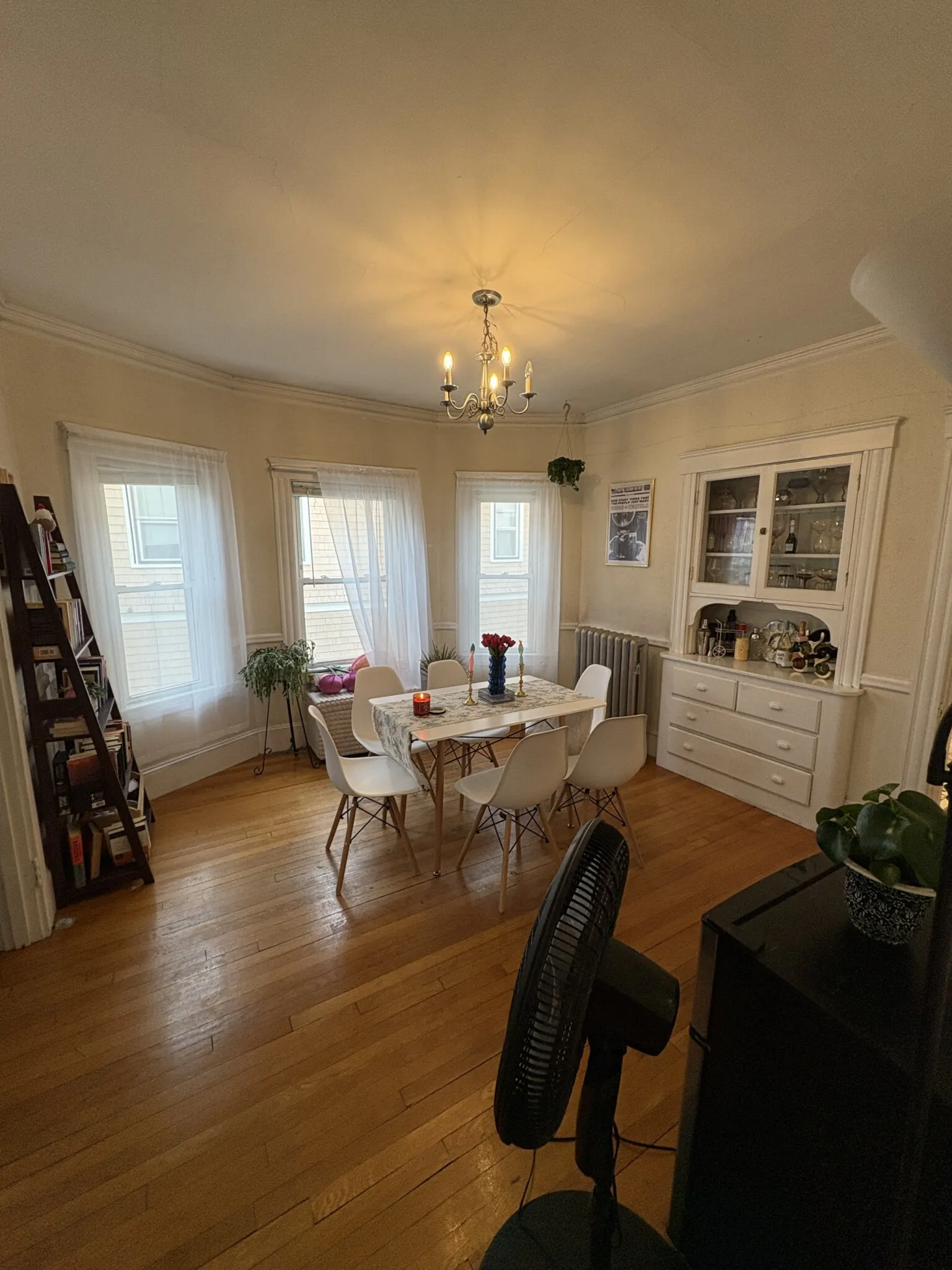 3 bed, 1 bath apartment for rent at 34 Sunset Rd Unit a2, West Somerville — photo 2 of 18