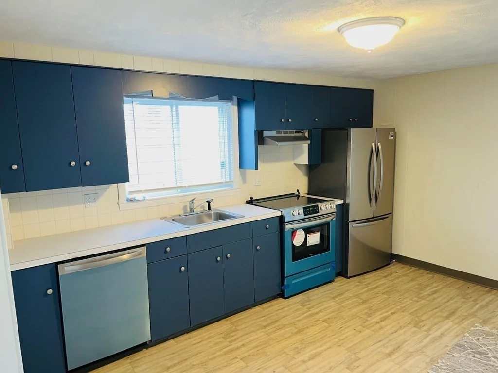 2 bed, 1 bath apartment for rent at 34 Sunyside Ave Unit 1, Winthrop — photo 9 of 15