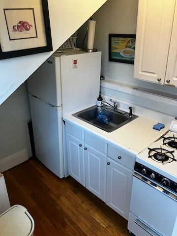 Studio bed, 1 bath apartment for rent at 34 Temple St Unit 8, Beacon Hill — photo 4 of 6