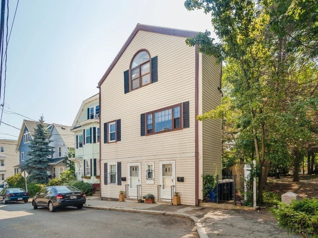 1 bed, 1 bath apartment for rent at 34 Thorndike Unit 34, Davis Square — photo 1 of 10