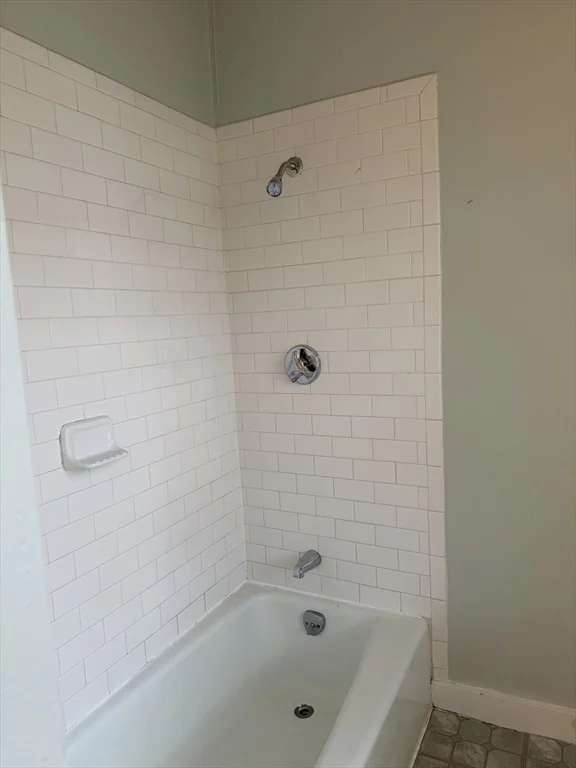 1 bed, 1 bath apartment for rent at 34 Titcomb Unit 2, Newburyport — photo 9 of 9