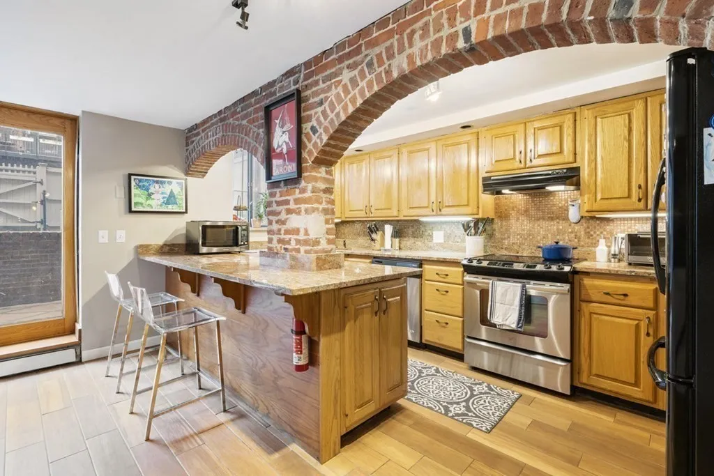 3 bed, 2 bath apartment for rent at 34 Union Park Unit 1, South End