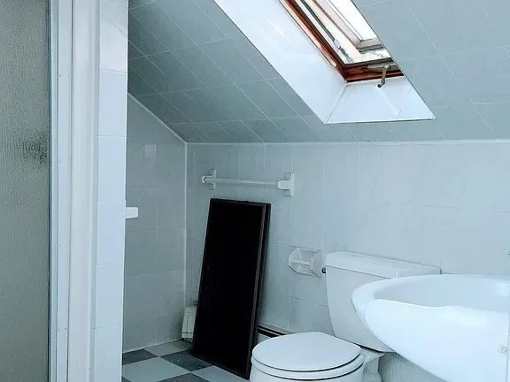 4 bed, 2 bath apartment for rent at 34 Upland Rd Unit 2, Belmont — photo 8 of 12