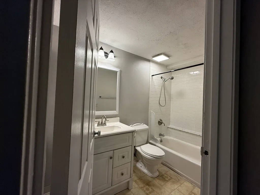 1 bed, 1 bath apartment for rent at 34 Walden Dr Unit 3, Natick — photo 12 of 37