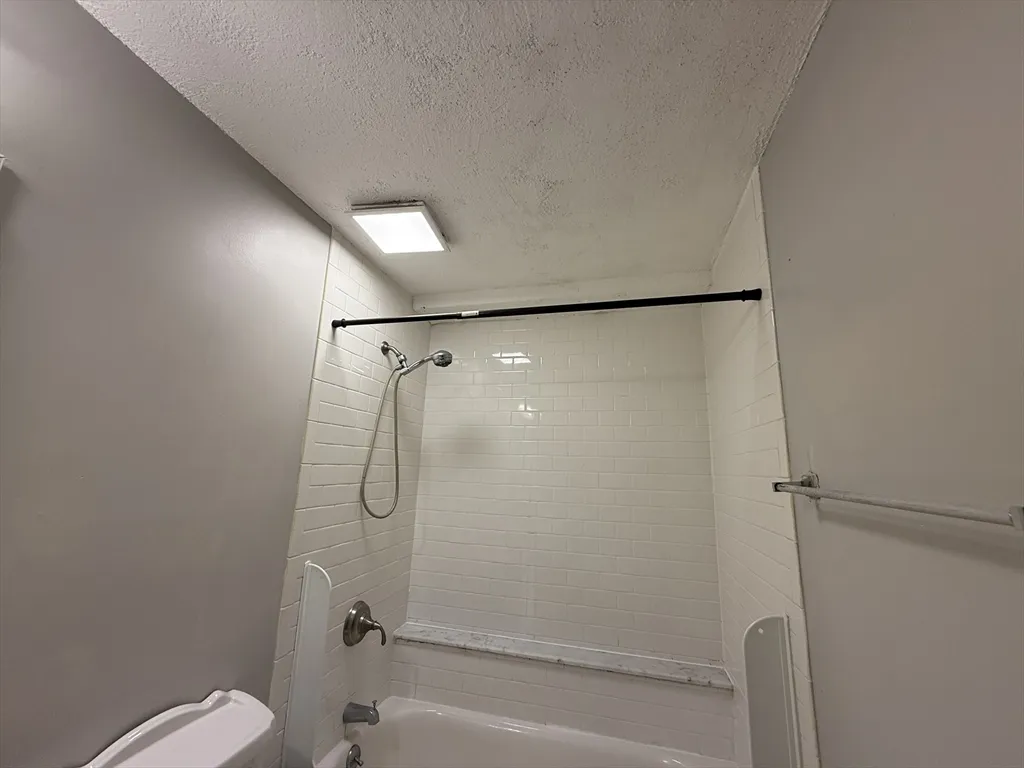 1 bed, 1 bath apartment for rent at 34 Walden Dr Unit 3, Natick — photo 14 of 37