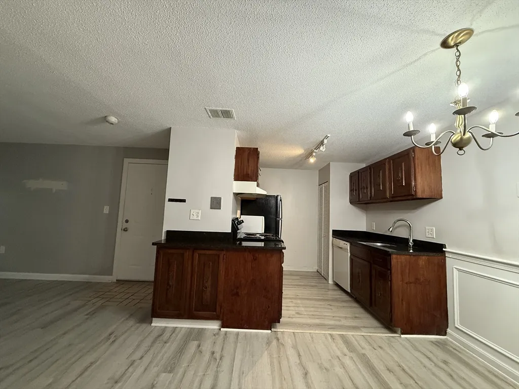 1 bed, 1 bath apartment for rent at 34 Walden Dr Unit 3, Natick — photo 26 of 37