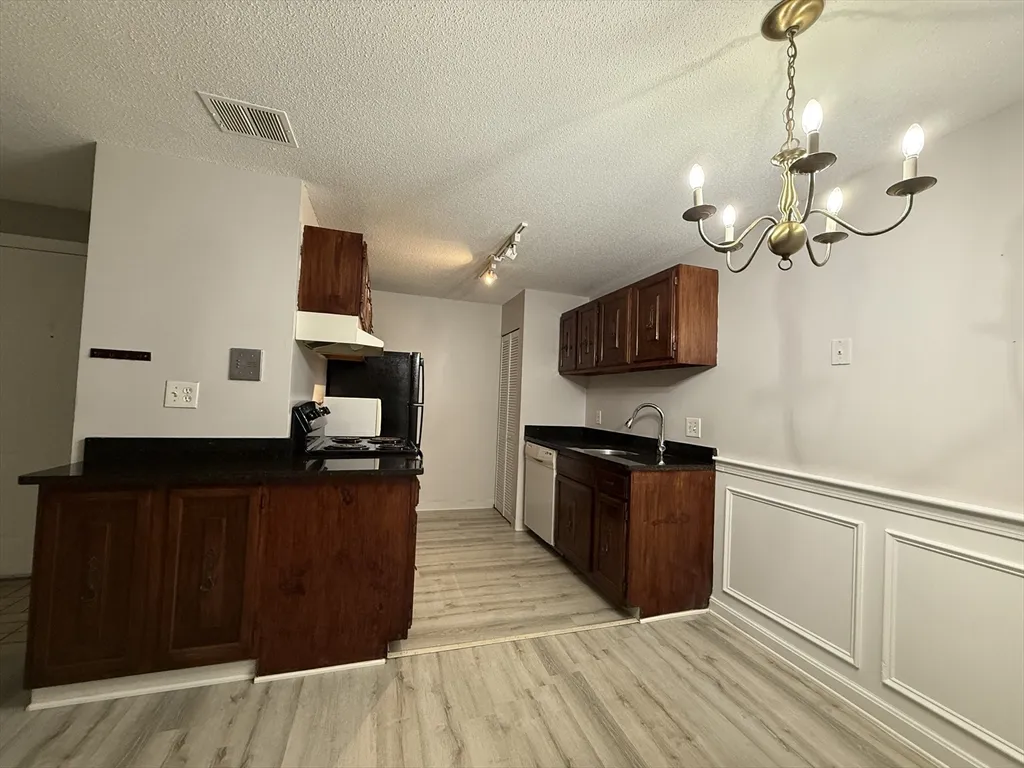 1 bed, 1 bath apartment for rent at 34 Walden Dr Unit 3, Natick — photo 8 of 37