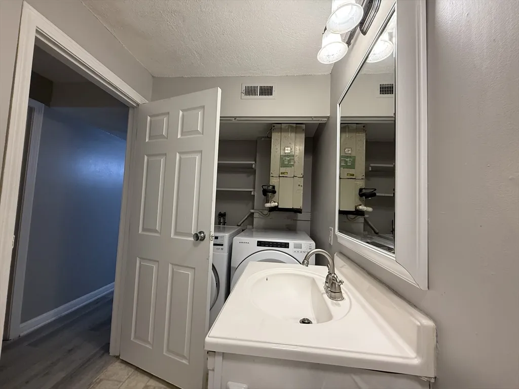 1 bed, 1 bath apartment for rent at 34 Walden Dr Unit 3, Natick — photo 32 of 37