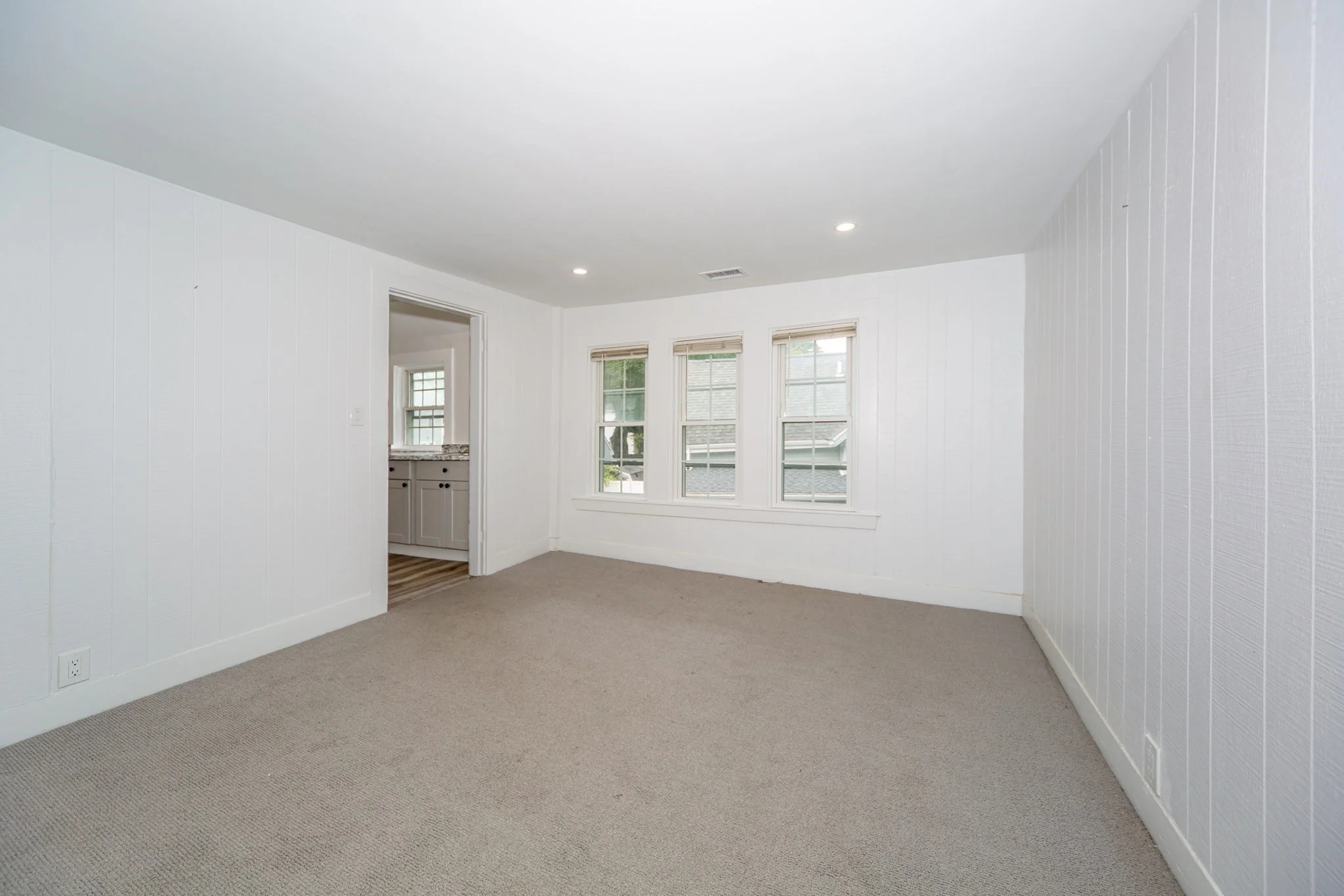 1 bed, 1 bath apartment for rent at 34 Walnut St Unit 4, Natick — photo 4 of 13