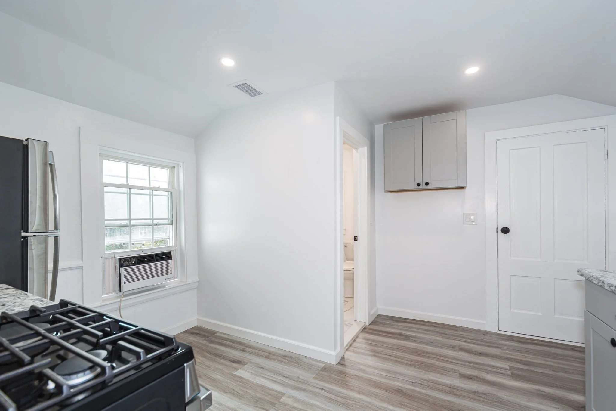 1 bed, 1 bath apartment for rent at 34 Walnut St Unit 4, Natick — photo 9 of 13