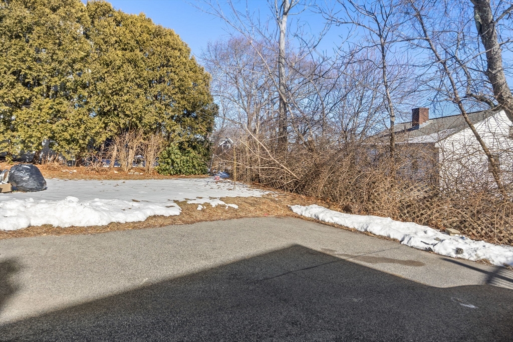 3 bed, 1 bath apartment for rent at 34 Weeks Ave Unit 34, Roslindale — photo 12 of 12