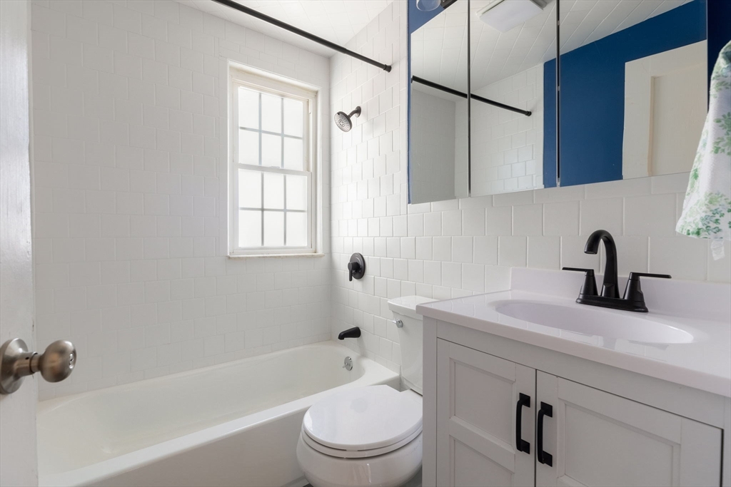 3 bed, 1 bath apartment for rent at 34 Weeks Ave Unit 34, Roslindale — photo 11 of 12