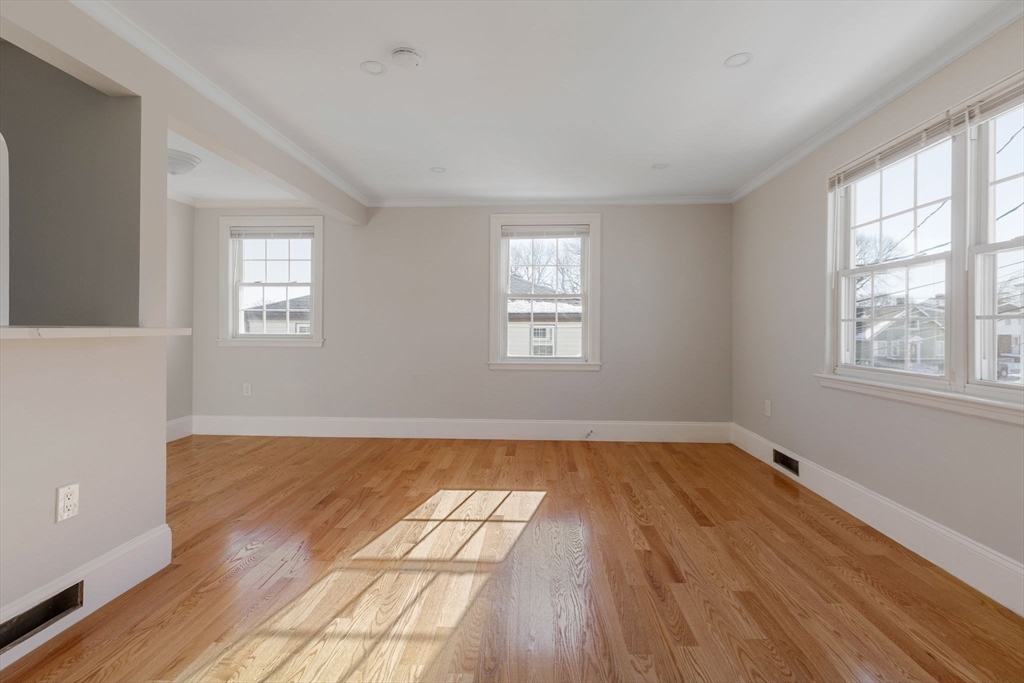 3 bed, 1 bath apartment for rent at 34 Weeks Ave Unit 34, Roslindale — photo 5 of 12