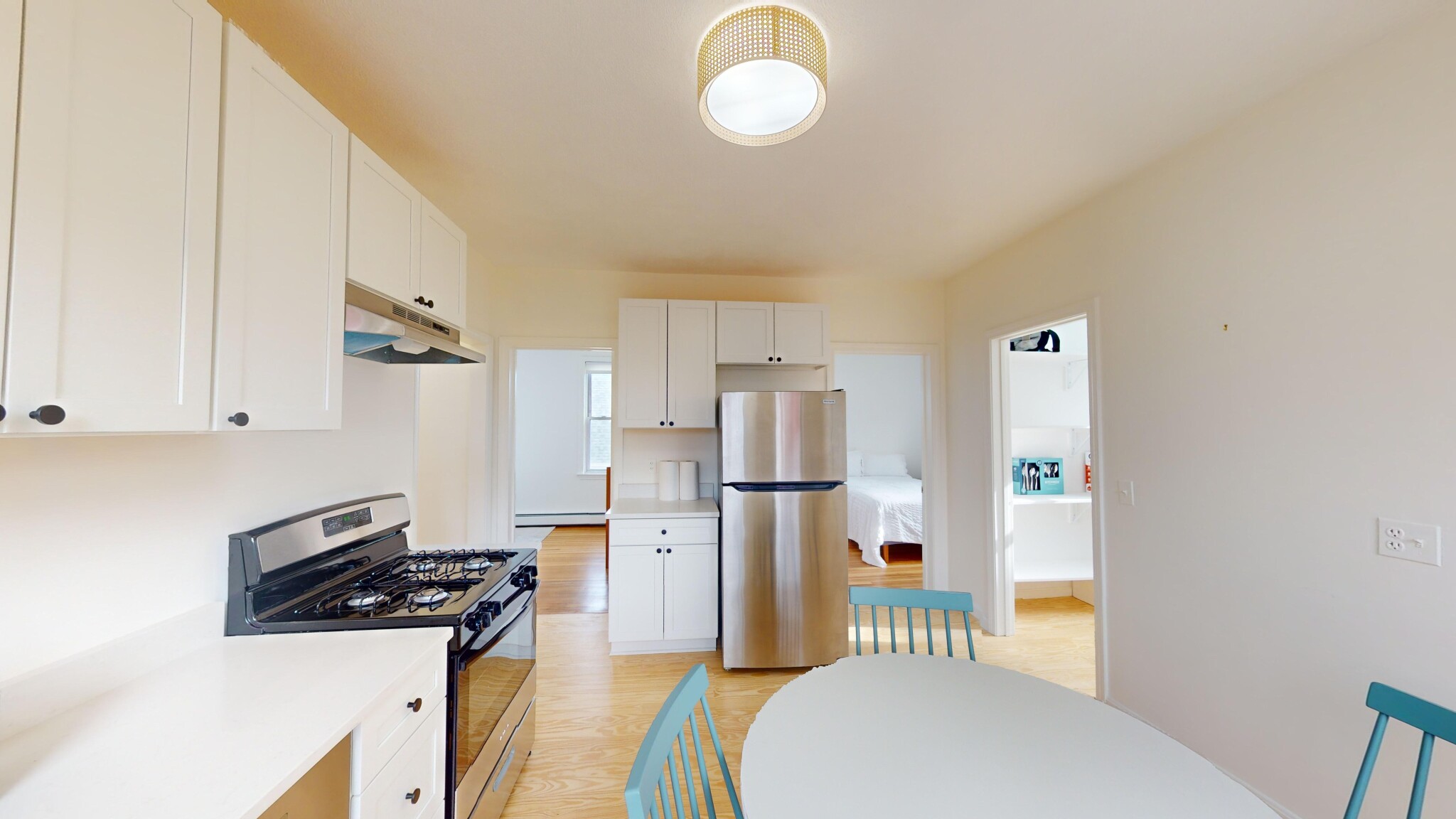 3 bed, 2 bath apartment for rent at 34 White Pl Unit 3, Brookline Village — photo 4 of 10