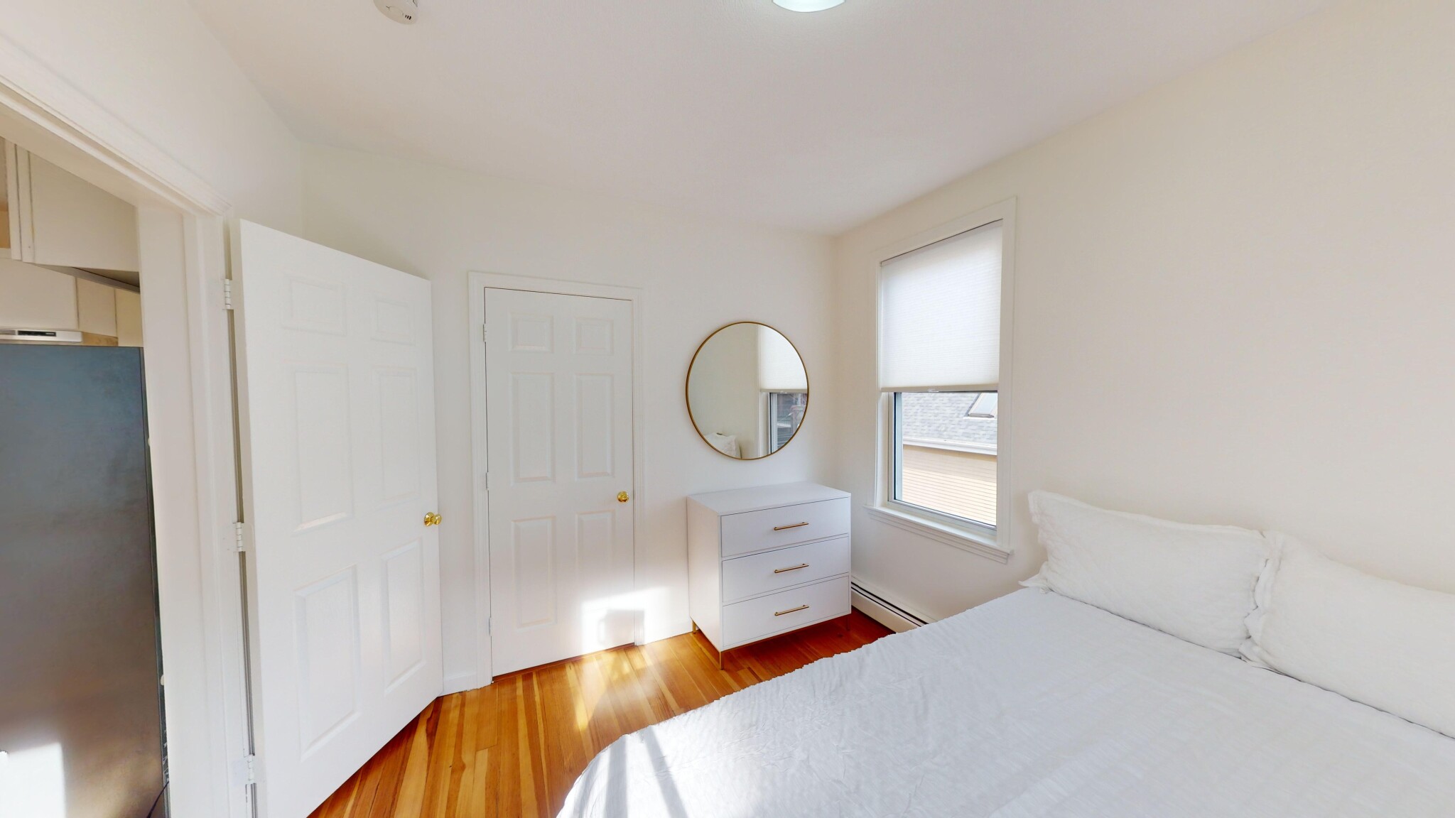 3 bed, 2 bath apartment for rent at 34 White Pl Unit 3, Brookline Village — photo 5 of 10