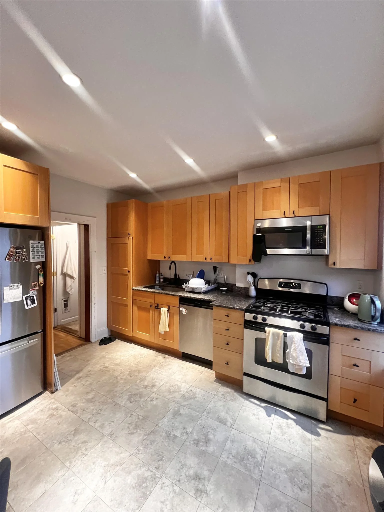 4.5 bed, 2 bath apartment for rent at 34 William St Unit 2, South Medford — photo 1 of 19