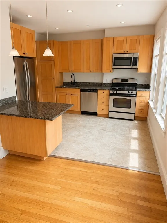 4 bed, 2 bath apartment for rent at 34 William St Unit 2, Tufts University — photo 4 of 22